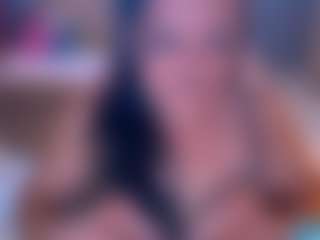 Live cam show with Ariellefoxy - Tease MILF on CamwithHer