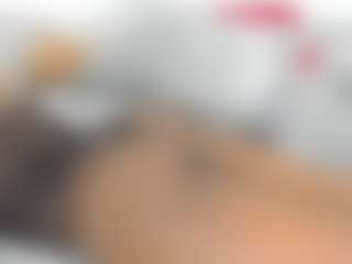 Live cam show with Ebony-jeane - Flashing on SmokeAndPoke