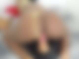 Live cam show with Ebony-jeane - Ebony Blowjob on madthumbs