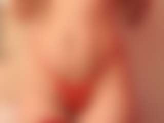 Live cam show with CassieHilton - Housewife on Camming Site