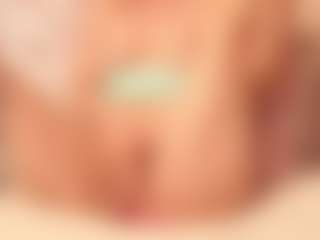 Live cam show with CassieHilton - Housewife on SinfulBabes