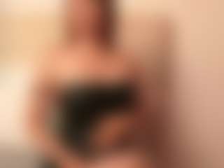 CassieHilton MILF webcam performer live streaming