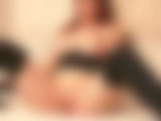 Live cam show with CassieHilton - Middle Aged on SmokeAndPoke