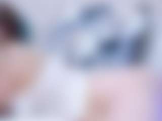 Live cam show with CassieHilton - Athletic Middle Aged on googirlz