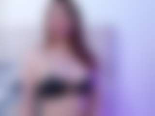 Live cam show with CassieHilton - Housewife on Camming Site