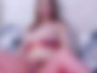 Live cam show with CassieHilton - Athletic MILF on Hubzter Live