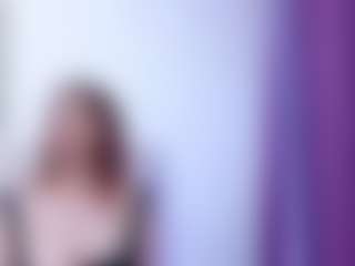 Live cam show with CassieHilton - Housewife on xDating
