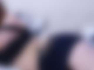 Live cam show with CassieHilton - Oil on Camsoda