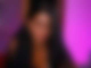 EvaRaynee MILF webcam performer live streaming