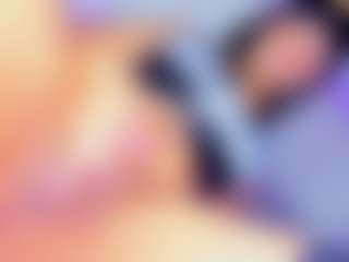Live cam show with AmbercChanel - Average on TeamSkeetLive