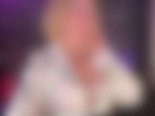 Live cam show with AmJ4play - Middle Aged on xxxlivecams.org