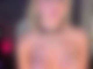 Live cam show with AmJ4play - Mature Middle Aged on Camsoda