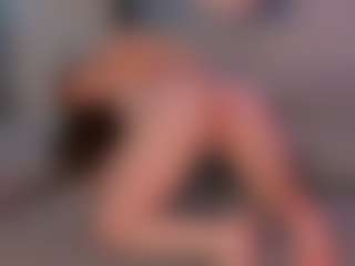 Live cam show with CorinneRusso - Small Ass on Gym Cam Girls