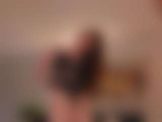 Live cam show with CorinneRusso - Flashing on madthumbs