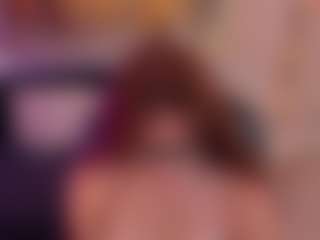 Live cam show with CorinneRusso - Small Ass on CamSextacy