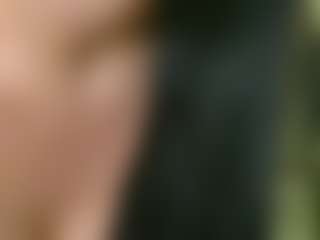 Live cam show with moniqque - Flashing on madthumbs