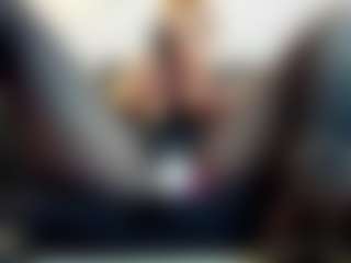Live cam show with sammy-kat - Living Room on AdultVida.com