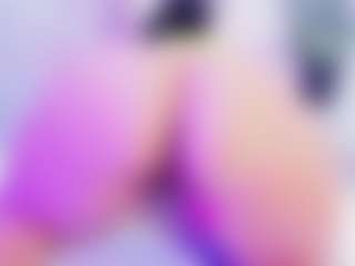 Live cam show with Shalom - Petite MILF on CamClone