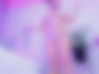 Shalom MILF webcam performer live streaming