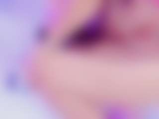 Shalom MILF webcam performer live streaming