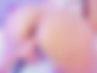 Shalom MILF webcam performer live streaming