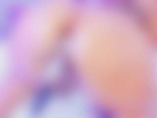 Shalom MILF webcam performer live streaming
