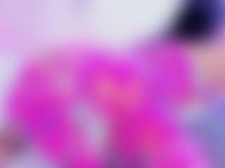 Shalom MILF webcam performer live streaming