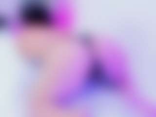 Live cam show with Shalom - Granny Petite on Camsoda