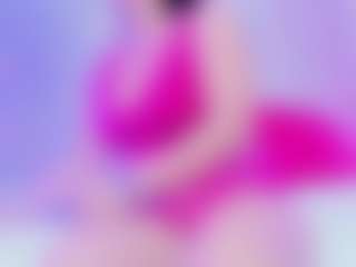 Live cam show with Shalom - Granny Petite on Camsoda