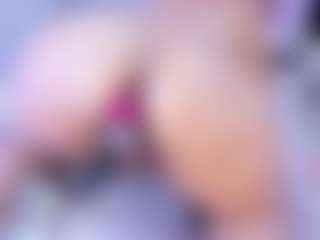 Live cam show with Shalom - Granny Dildo on Camsoda