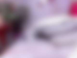 Shalom MILF webcam performer live streaming