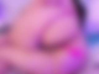 Live cam show with Shalom - Striptease MILF on Camsoda