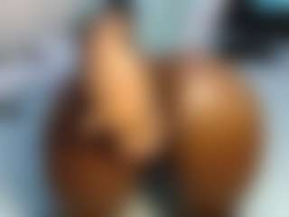 Live cam show with Sweet-sydney - Ebony Shaved Pussy on Cam Slut