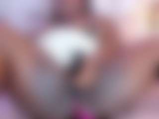 Live cam show with ChannelCarter - Ebony on milfzrlive.com
