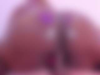 Live cam show with ChannelCarter - Public Curvy on Camsoda