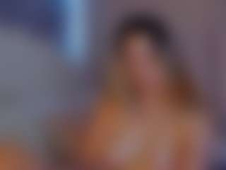 Live cam show with SilvanaAllen - Skinny on livesuperchat.net