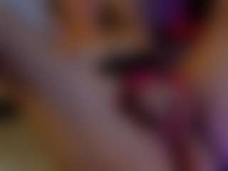Live cam show with SilvanaAllen - Drinking on Camming Site