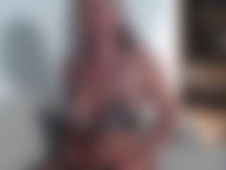 Live cam show with anabelle0904 - Smoking on TeamSkeetLive
