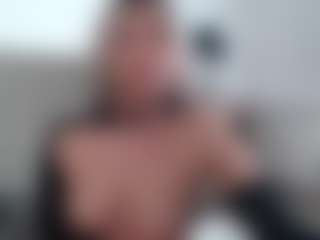 Live cam show with anabelle0904 - Dirty Talk on Mixed Magazine Live