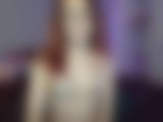 Live cam show with Calista Chaos - Kisses on Spunkpage