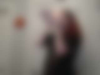 Live cam show with Calista Chaos - Bisexual on Livezox