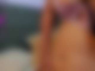 Live cam show with Aida-Hadid - Thong on Camsoda