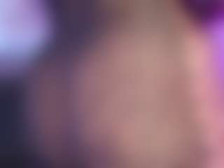Live cam show with Anahi Jones - Mature on Dare Cams