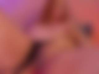 Live cam show with Anahi Jones - Oil on Dare Cams