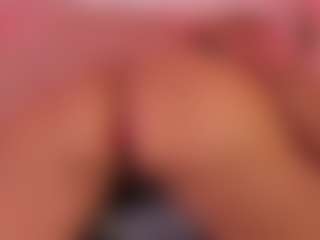 Live cam show with Anahi Jones - Flashing on eurowanks.com