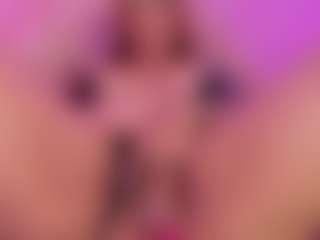 Anahi Jones MILF webcam performer live streaming