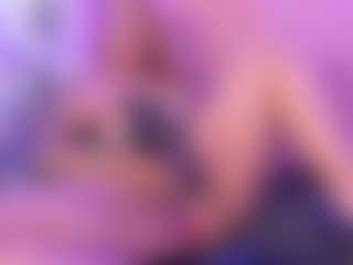 Live cam show with Anahi Jones - Fingers on luckytryst.com