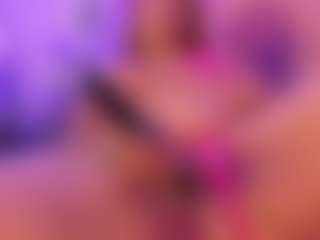 Anahi Jones MILF webcam performer live streaming
