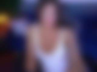 IsabellaFoxx MILF webcam performer live streaming