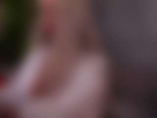 Live cam show with BambiKayy - Petite on Camsoda